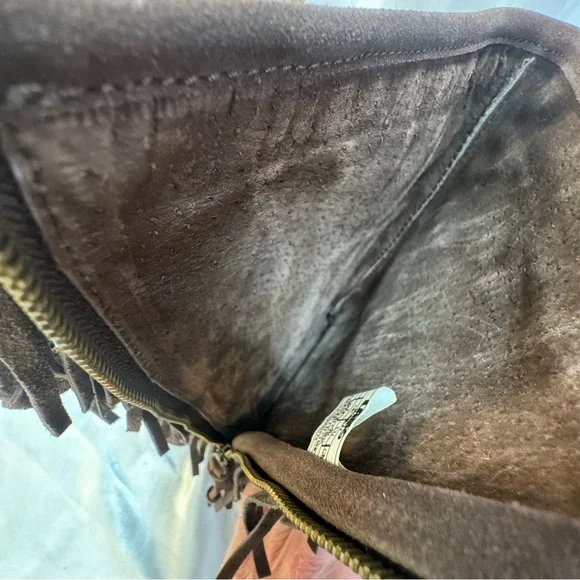 Lamo Virginia Three Tier Chevron Pattern Suede Fringe Moccasin Boots NWOT - Picture 11 of 12